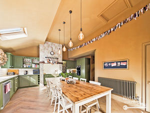 Kitchen/Breakfast Room- click for photo gallery